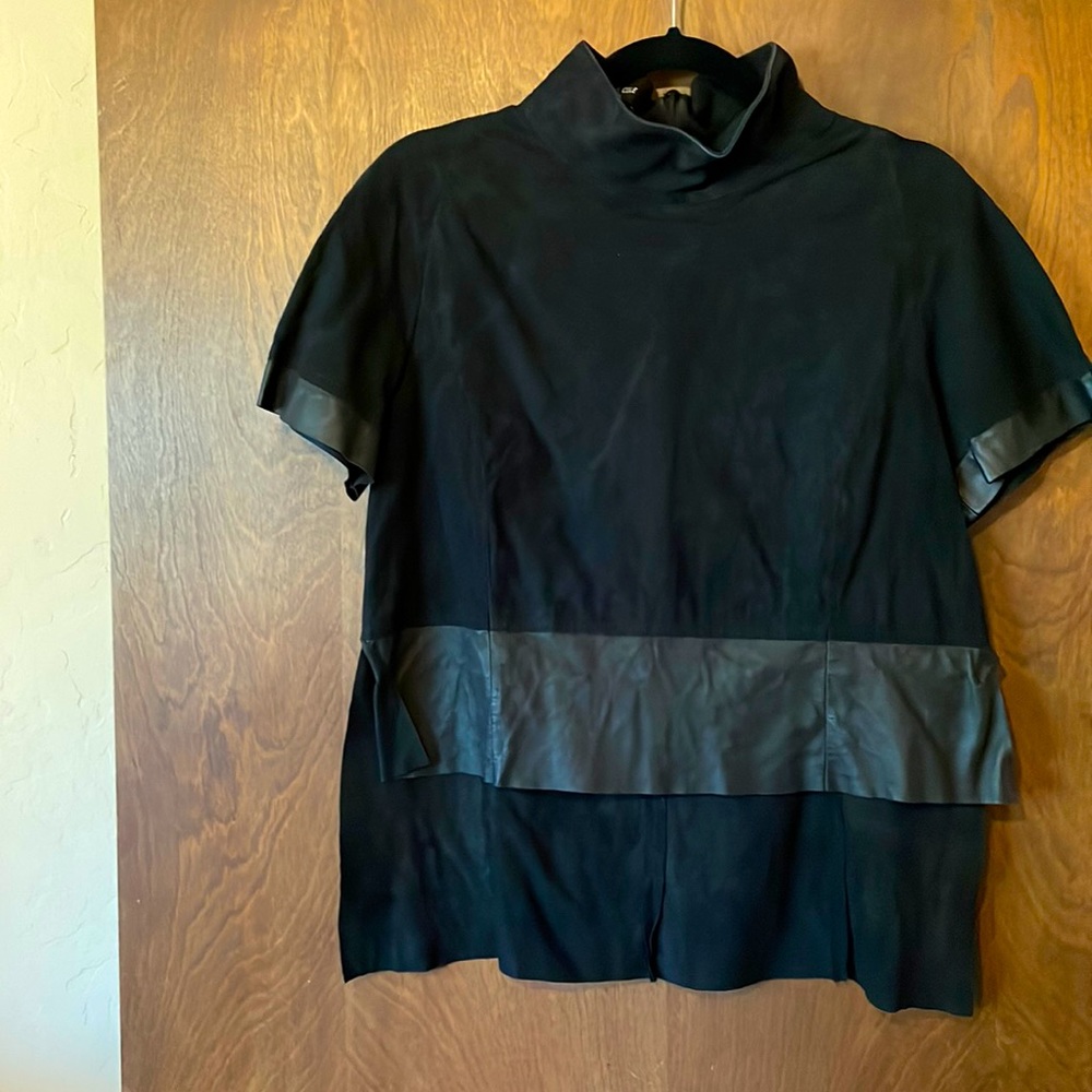 VINTAGE. Kenneth Cole Black Label. Suede and Pleather Box Tee. Size S.